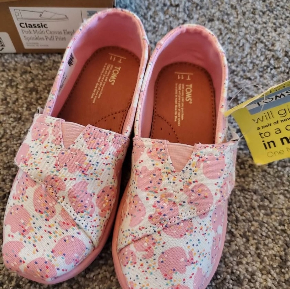 Tom's toddler pink sprinkle elephant shoes